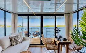 Domki Na Wodzie - Resort 36 Houseboats